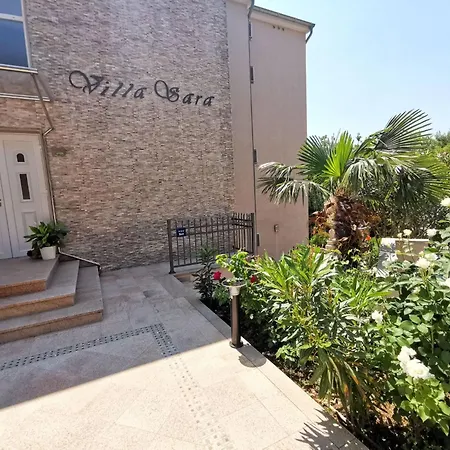 Apartment Mit Meerblick- 50m Vom Entfernt By Interhome